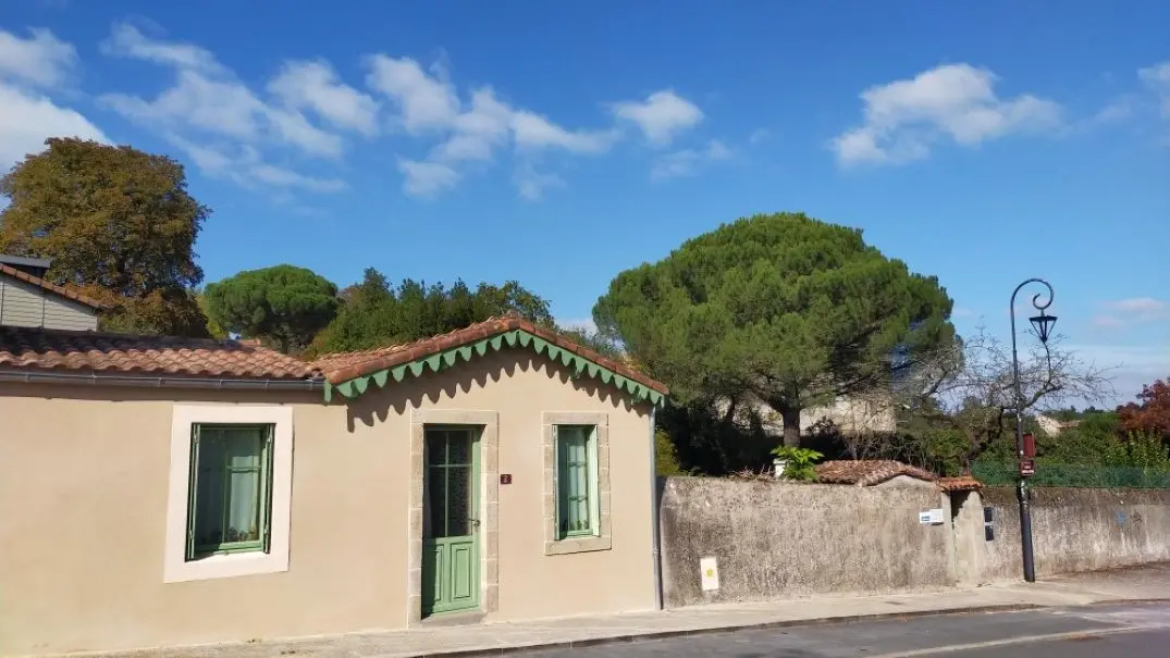 410530 - parking devant le gite