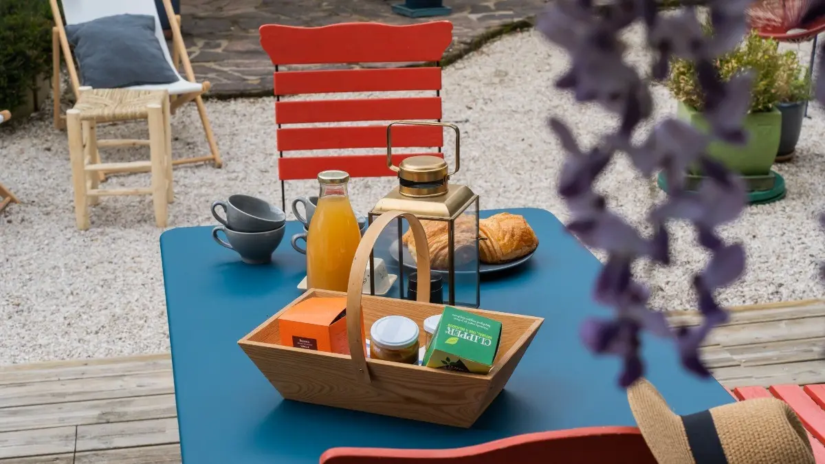 81803 - l'heure du goûter ou du petit déjeuner ?