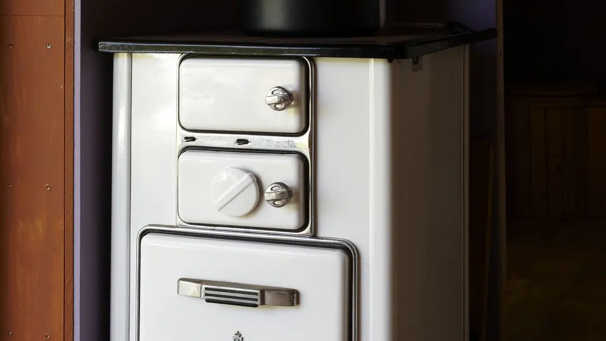 Cuisinière à bois pour chauffage et soirée chaleureuse d'ANTAN