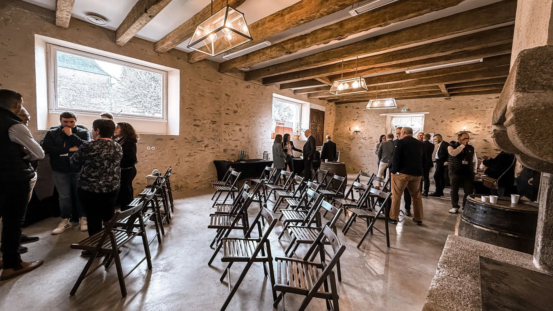 Intérieur de la salle de séminaire au Château du Coing