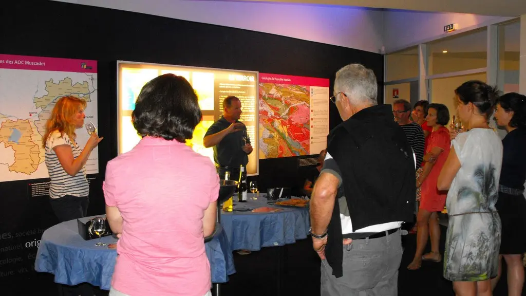 2015-degustations-oenotourisme-visites-degustees--44-DEG-ServicePublics_Animadultes_MVN_visitesdégustées_2012_MVN