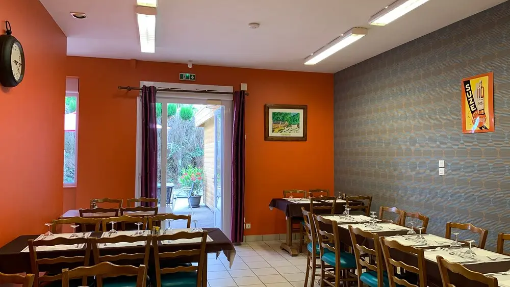 2025 Moulin de Beslay_restaurant3