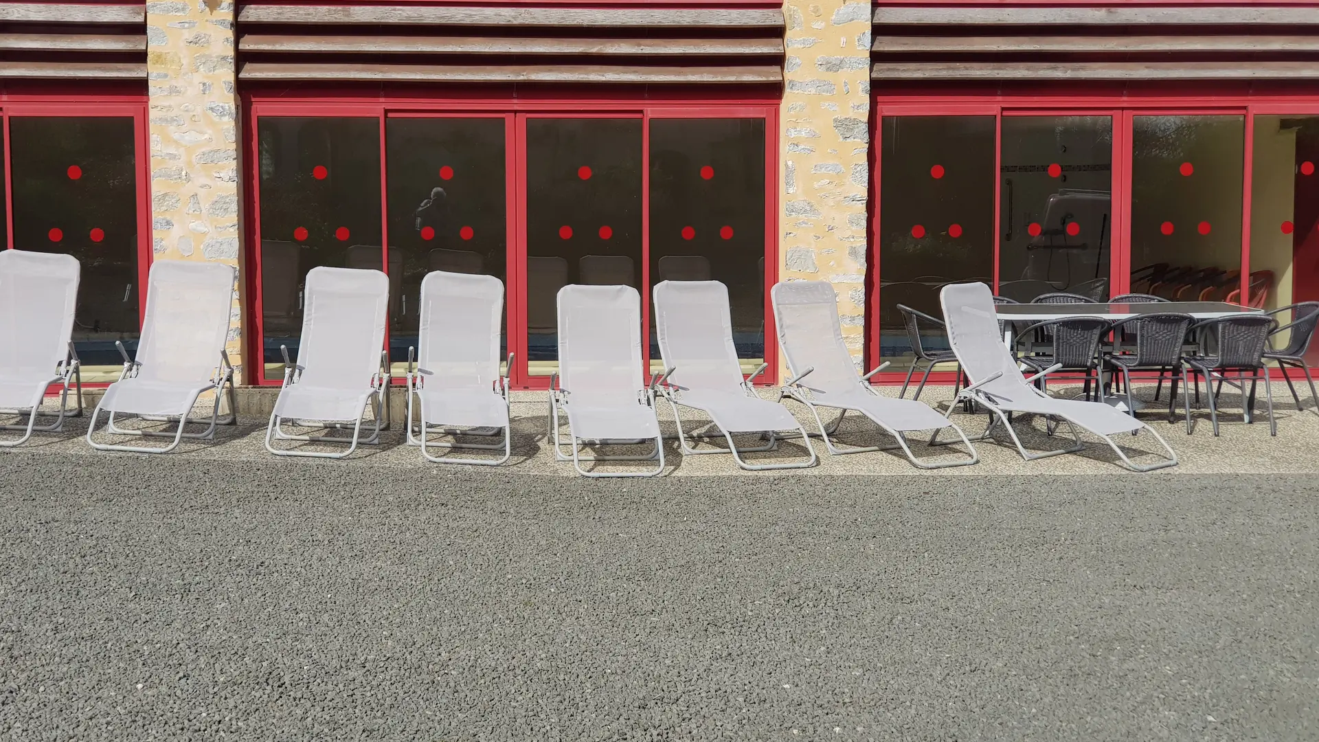 Transats de la piscine