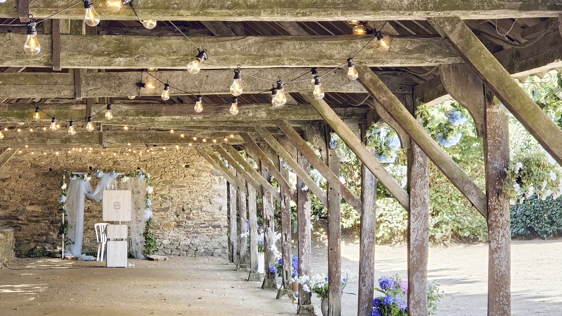 La remise, espace abrité en face des grandes écuries