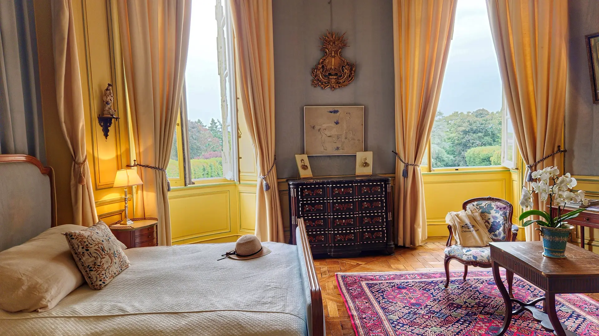 CHAMBRE OVALE - Hélène de Langle