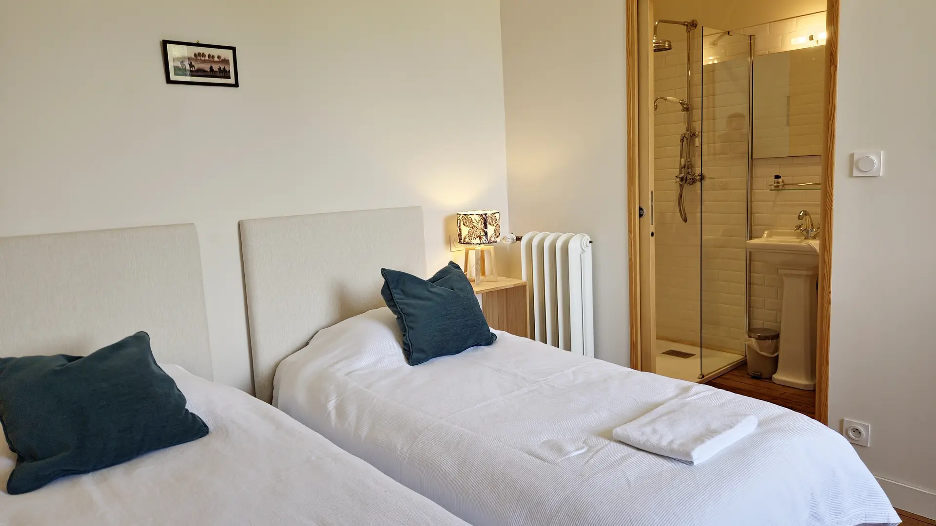 Chambre de l'étage avec sa SDB privative