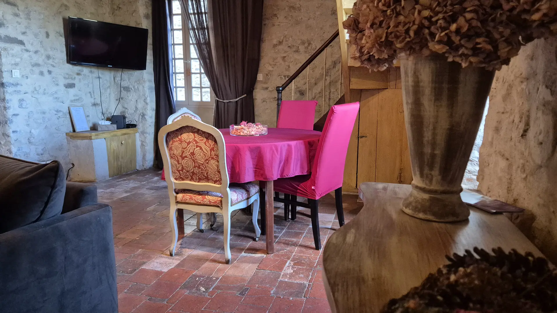 GITE DES REMPARTS SALON