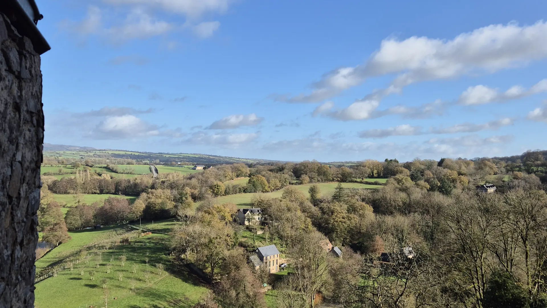 GITE DES REMPARTS VUE DU SALON