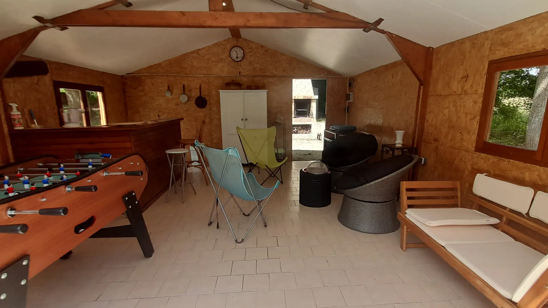 Chalet cosy avec bar et baby-foot
