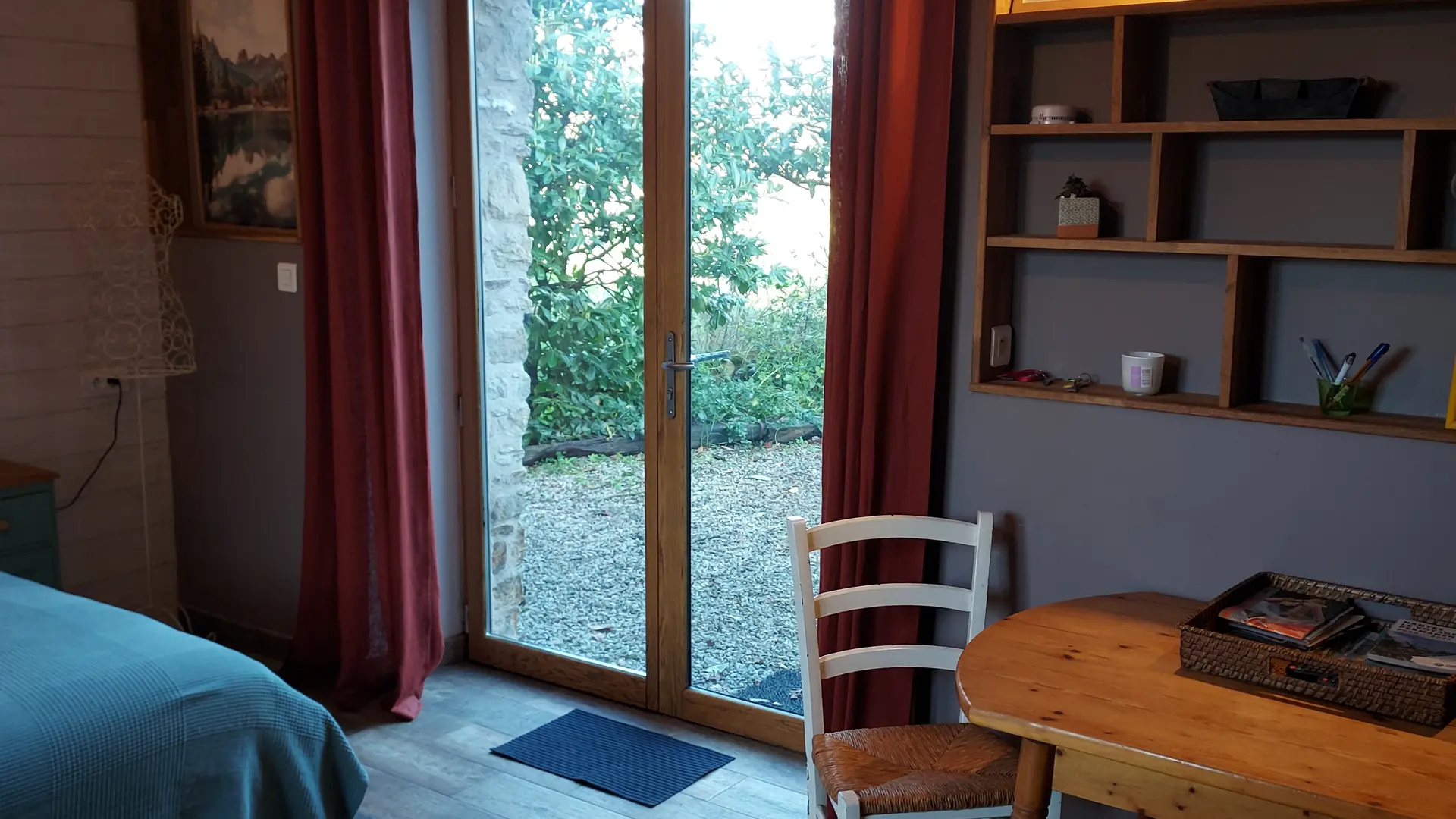 Table Gîte de la Hautardière à Saint Etienne de Montluc