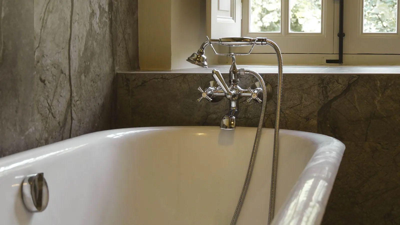 24a3bc7c-010a-48a3-bdaa-b19d4d4b0ce3