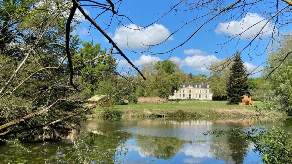 vue-du-lac-chateau
