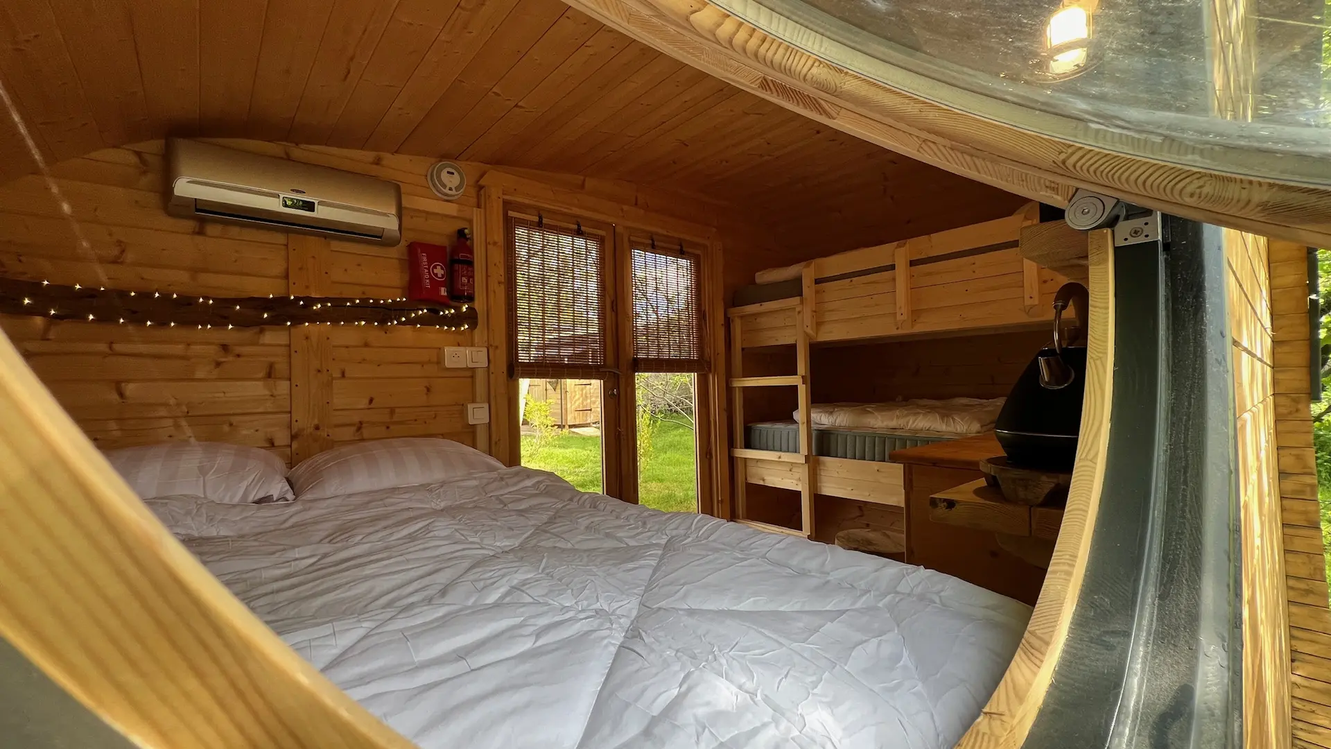 Cabane insolite avec piscine Vallet