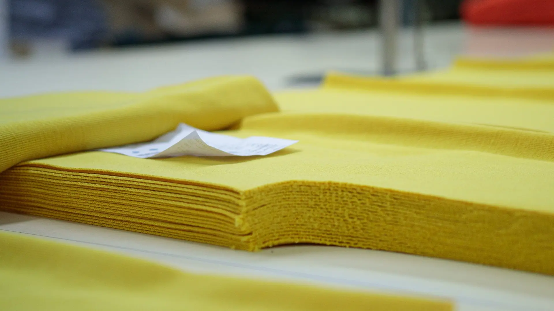 Coupe panneaux ROYAL MER jaune