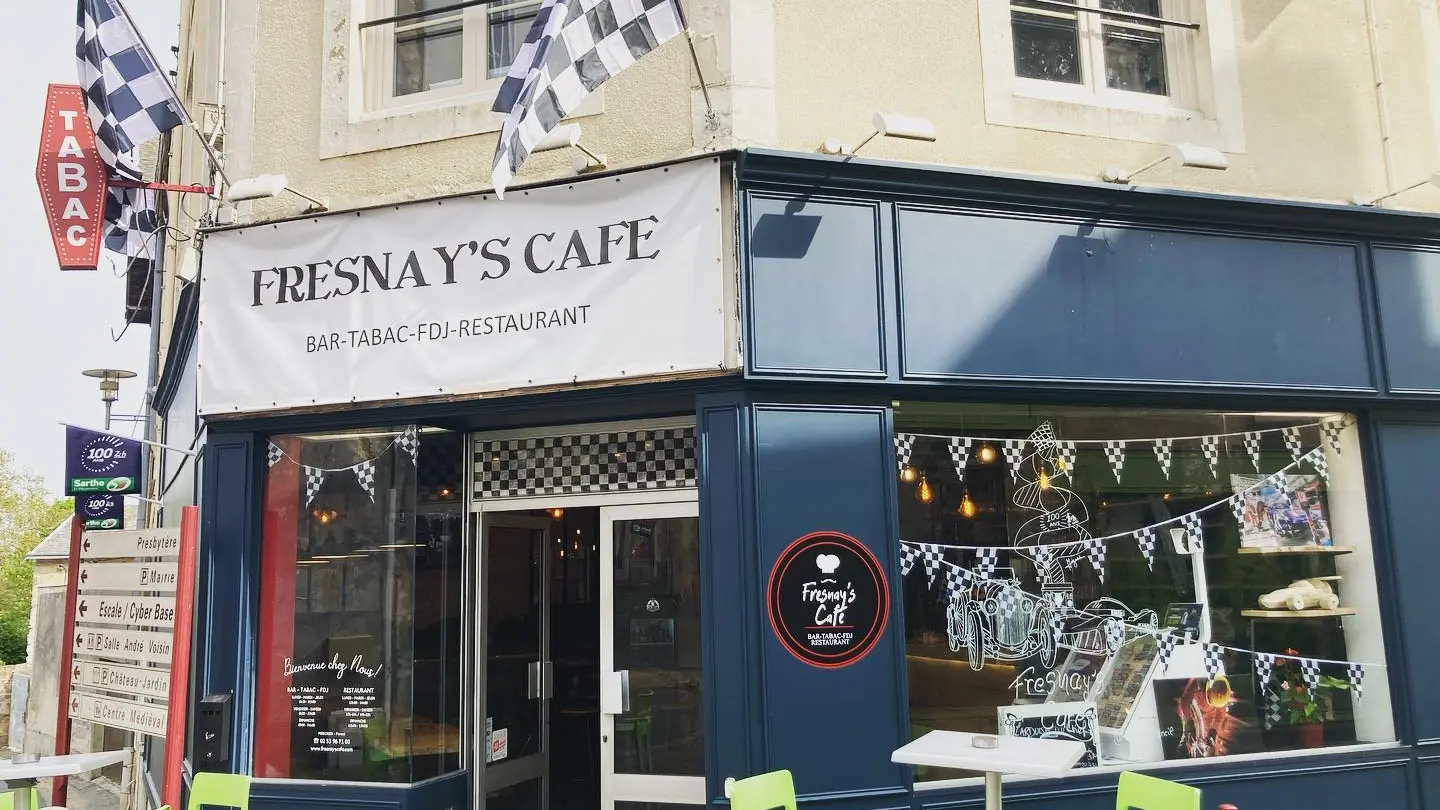 Fresnay's Café - Fresnay-sur-Sarthe - extérieur