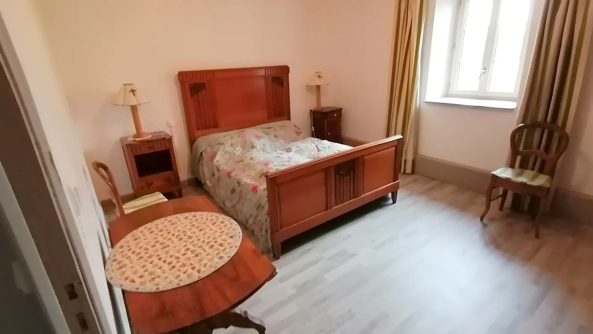 Meublé Beauregard - Fresnay-sur-Sarthe - chambre étage