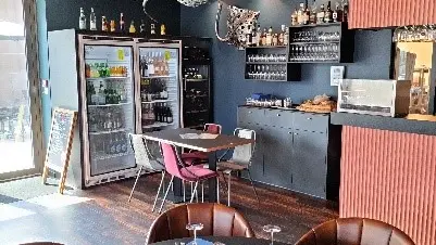 Hall Lacroix Restaurant 3