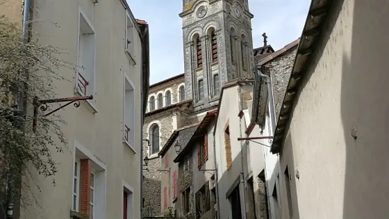 Rue Tire Jarret Clisson