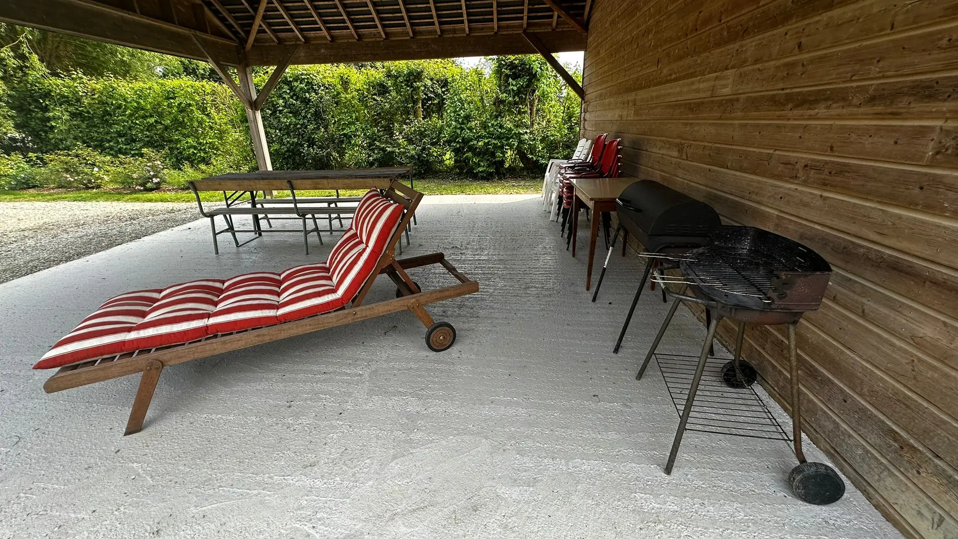 équipement extérieur, coins grillades et restauration extérieure