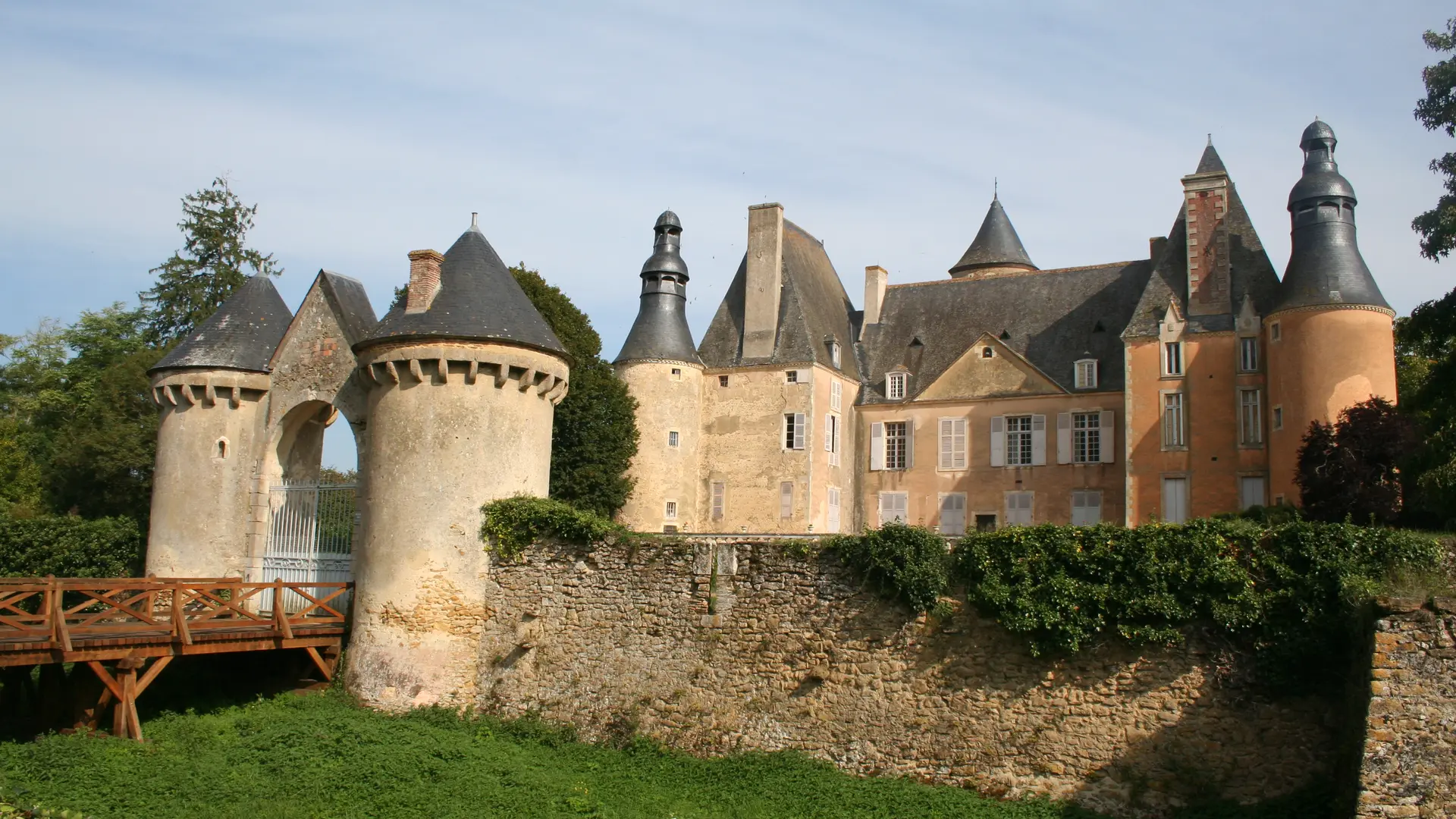 PCU72-chateau-semur-en-vallon-1