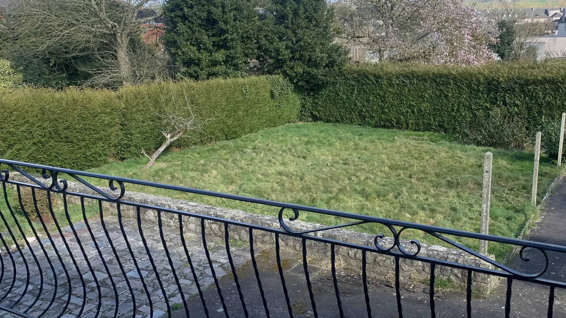 GITE DU PETIT MAINE : JARDIN