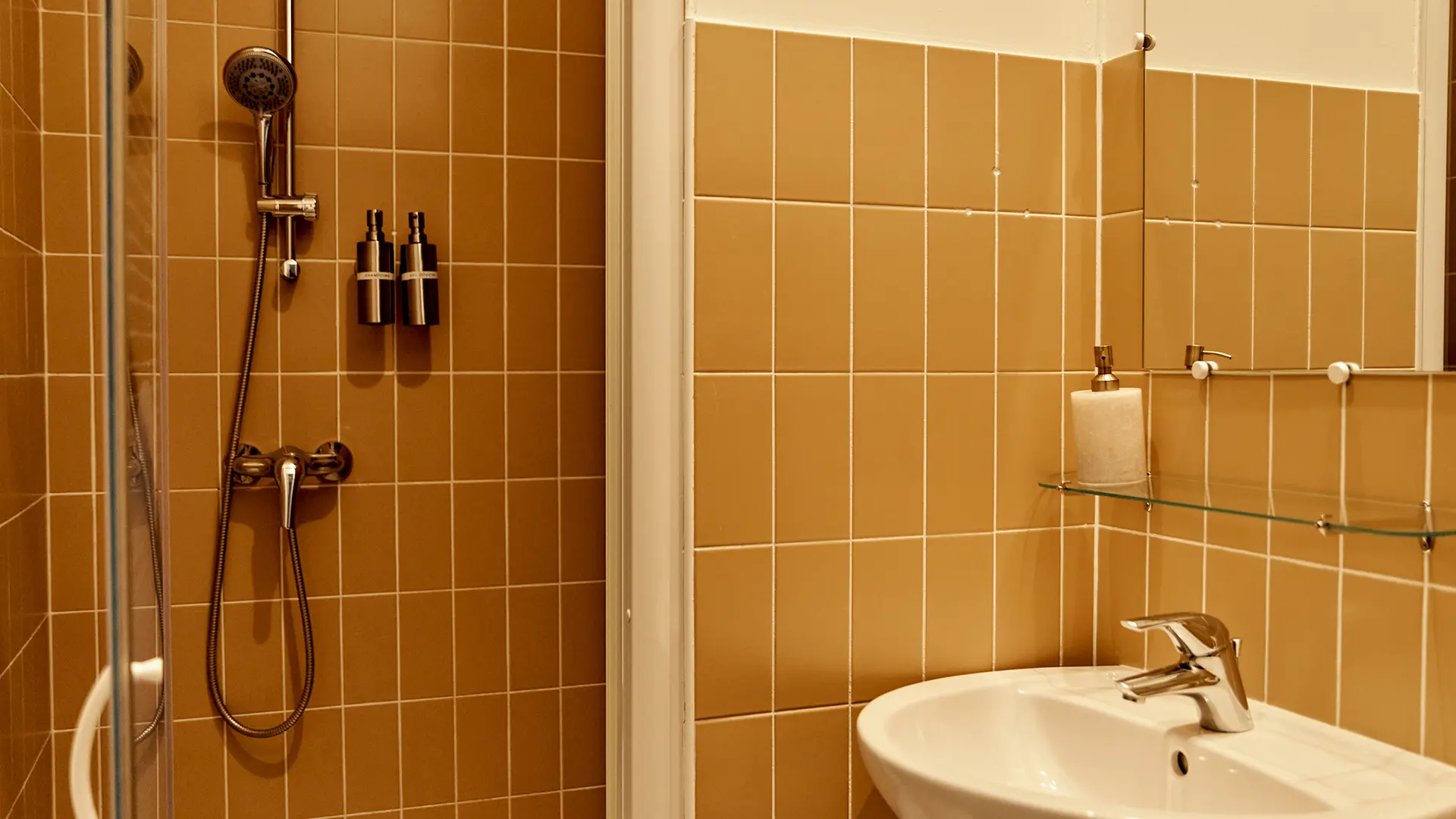 Hôtel La Maison du Gasseau - Saint-Léonard-des-Bois - salle de douche