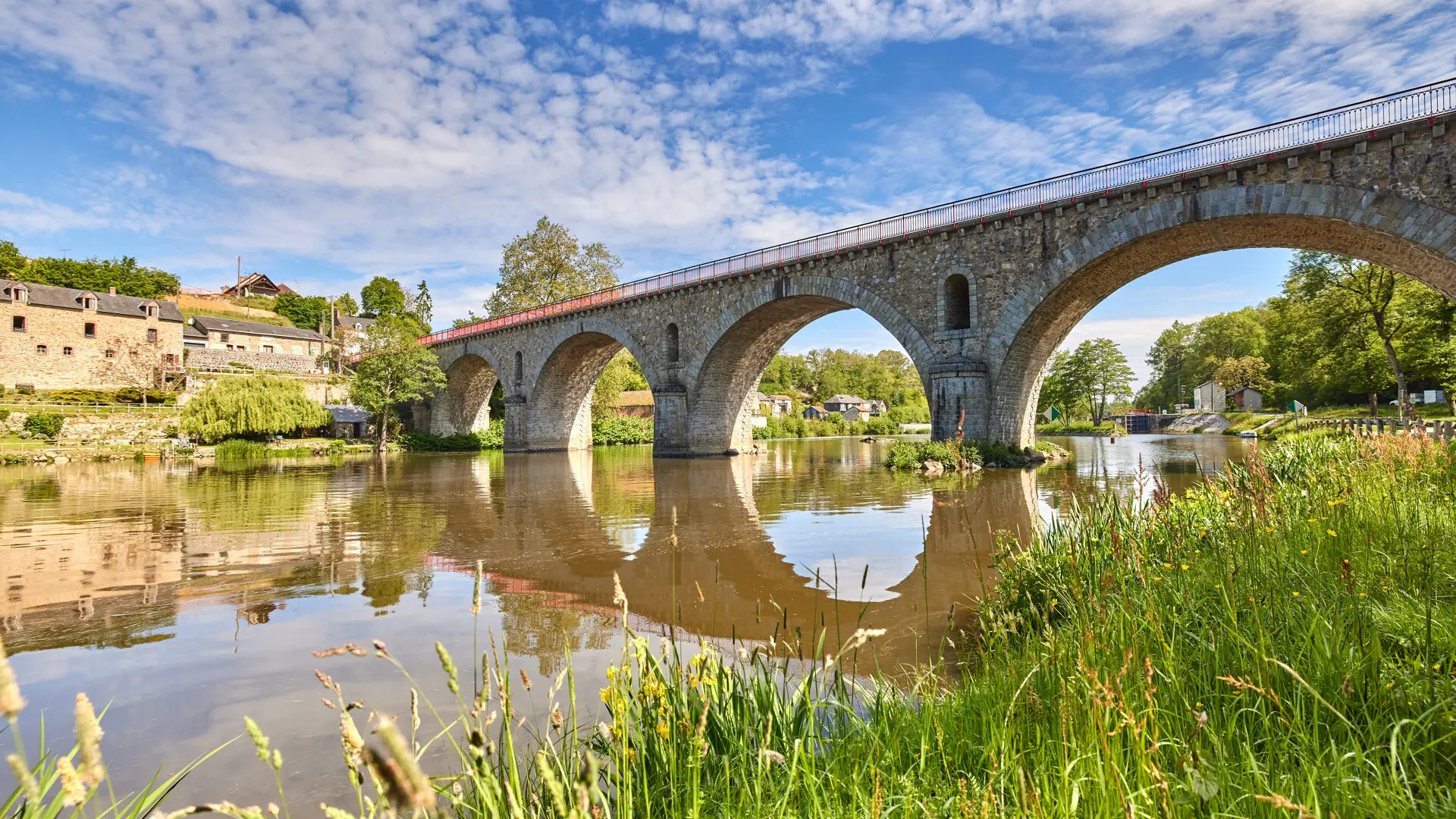 La_riviere_la_Mayenne-CP-Alexandre_Lamoureux_-_Mayenne_Tourisme-6800-1920px