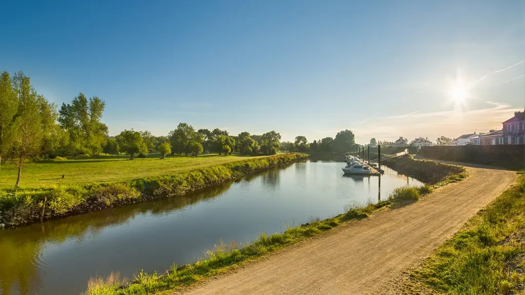 Levée de la Divatte-patrimoine-culturel-divatte-sur-loire-44©OTVignobledeNantes_h.brunner2