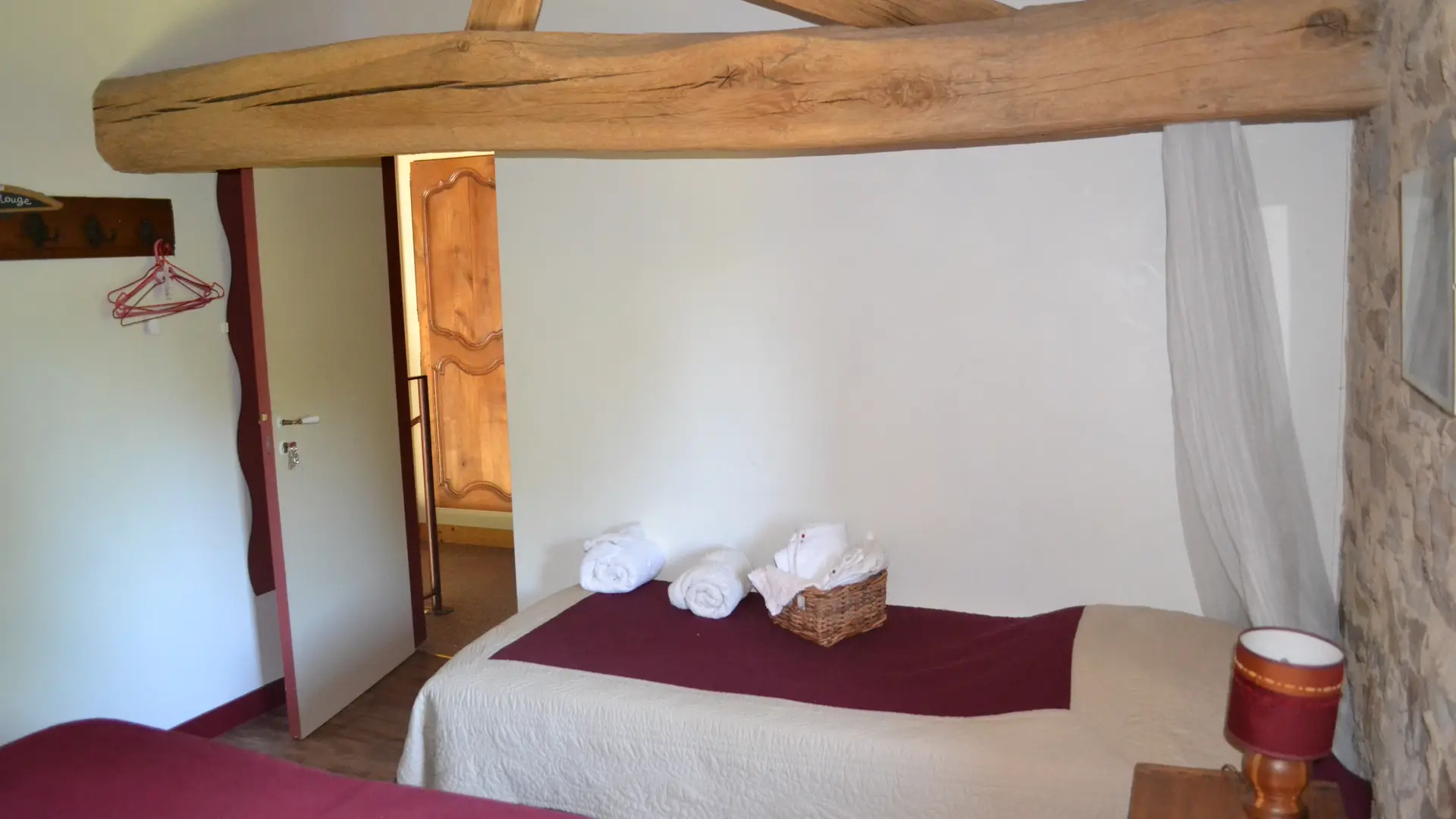 Gîte Le Pressoir, Ch. Rose Rouge - Lits double ou simples (3p)