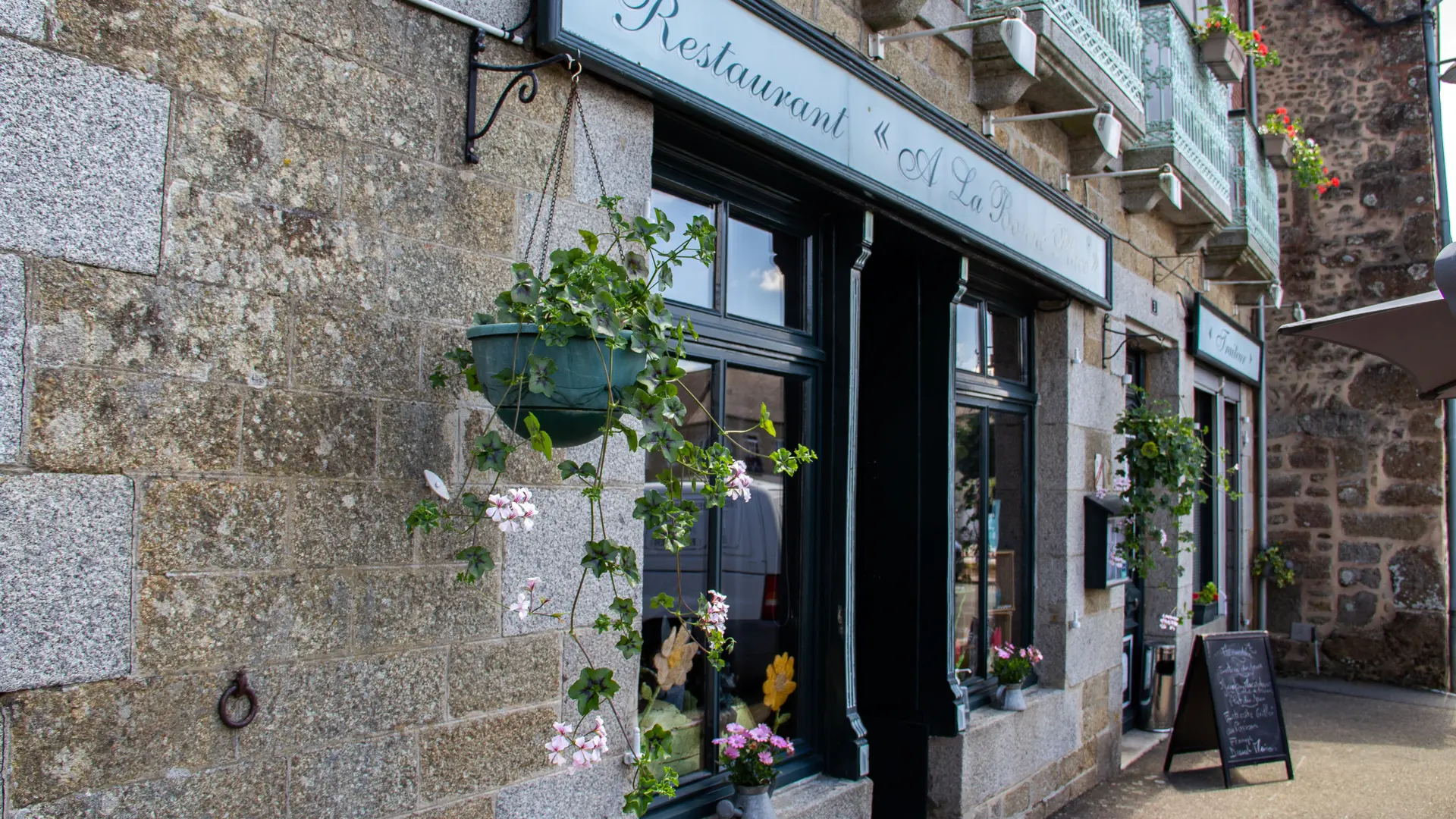 Restaurant_A_la_Bonne_Place-Montaudin-CP-Mayenne_Tourisme(6)