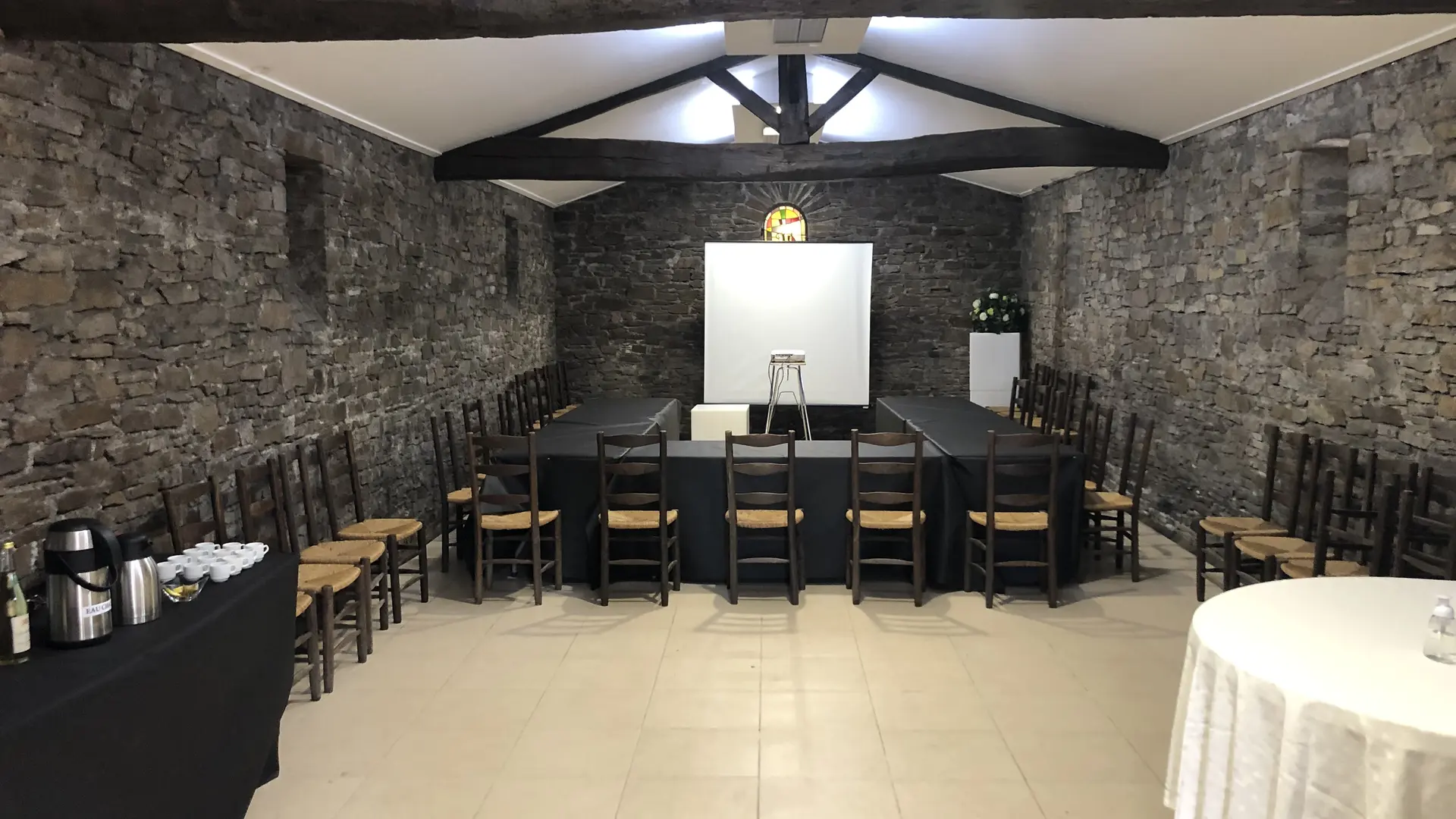 Salle séminaire caveau