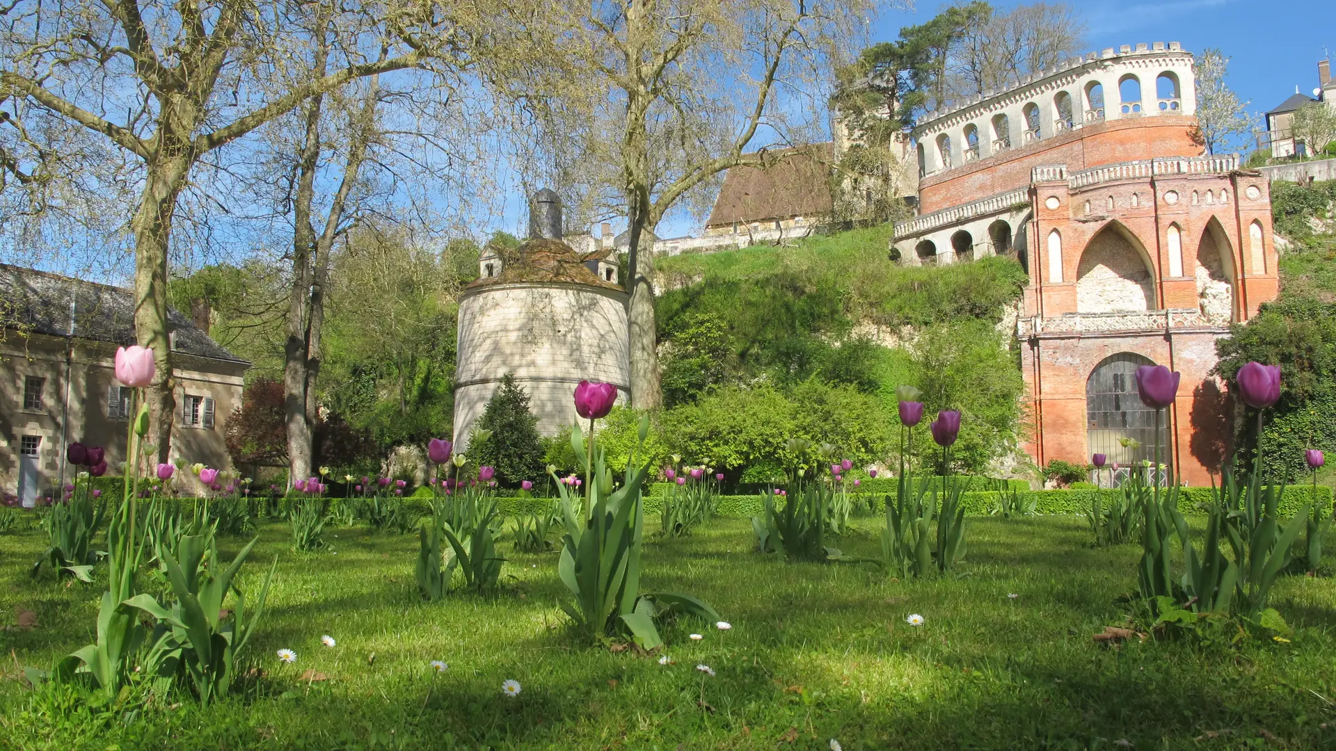 Château de Poncé-sur-le-Loir