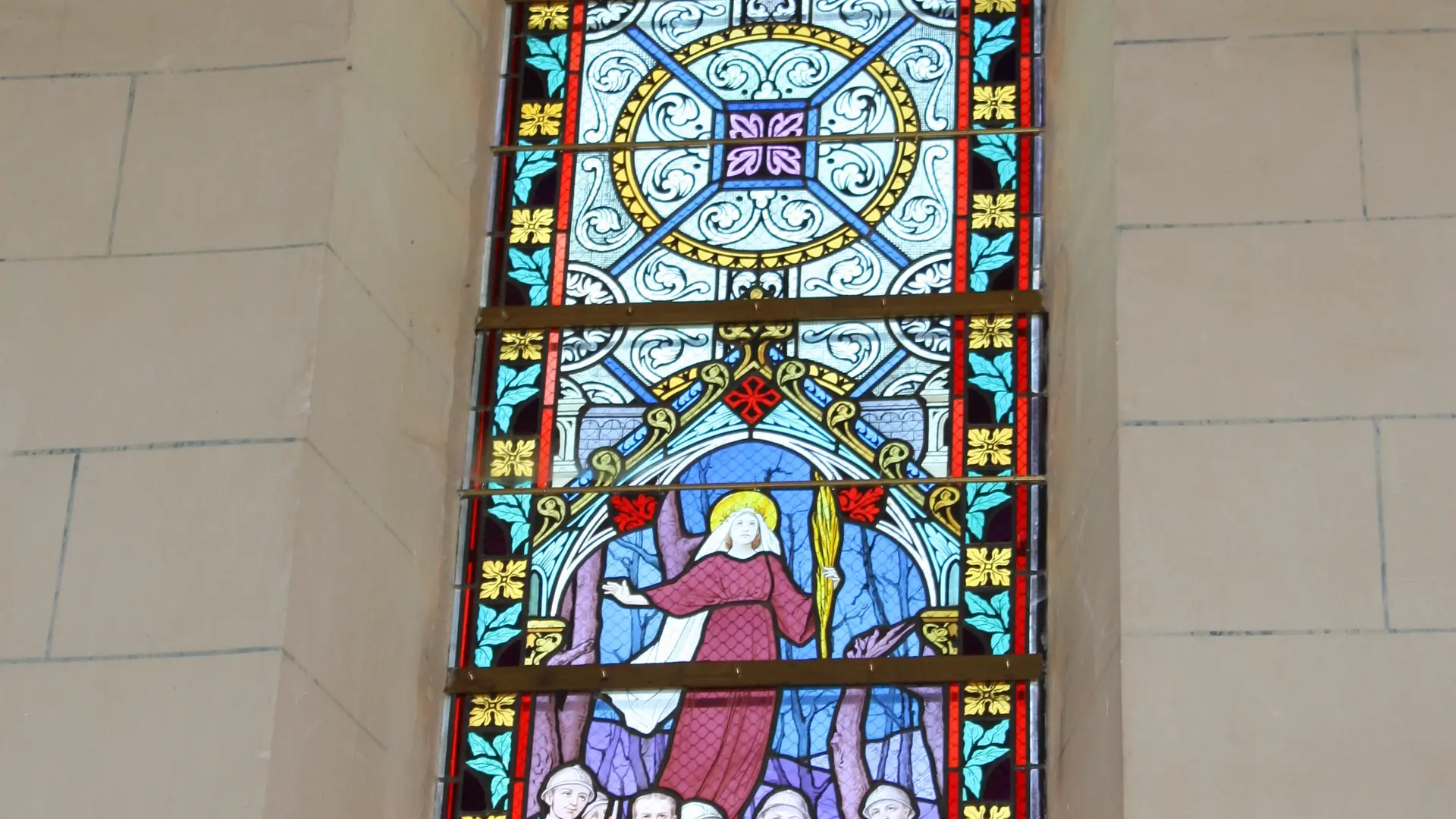 Vitrail Saint Julien des Eglantiers (2)