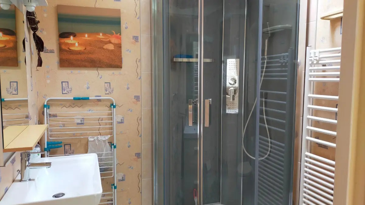 114519 - salle d'eau