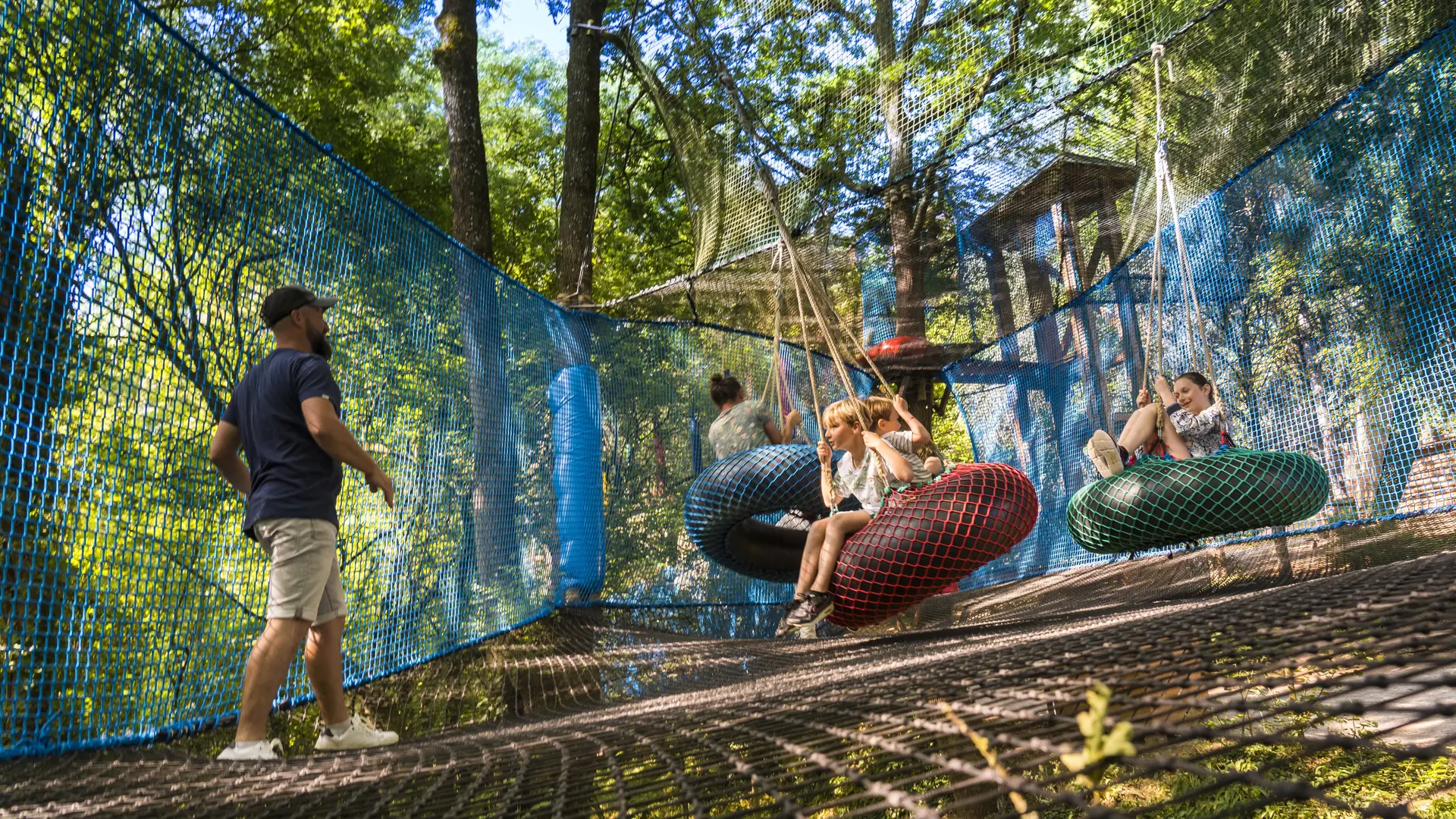 attractions-balançoires-filets-natural-parc-st-laurent-des-autels-oa-osez-mauges-©F.Crampon (1)