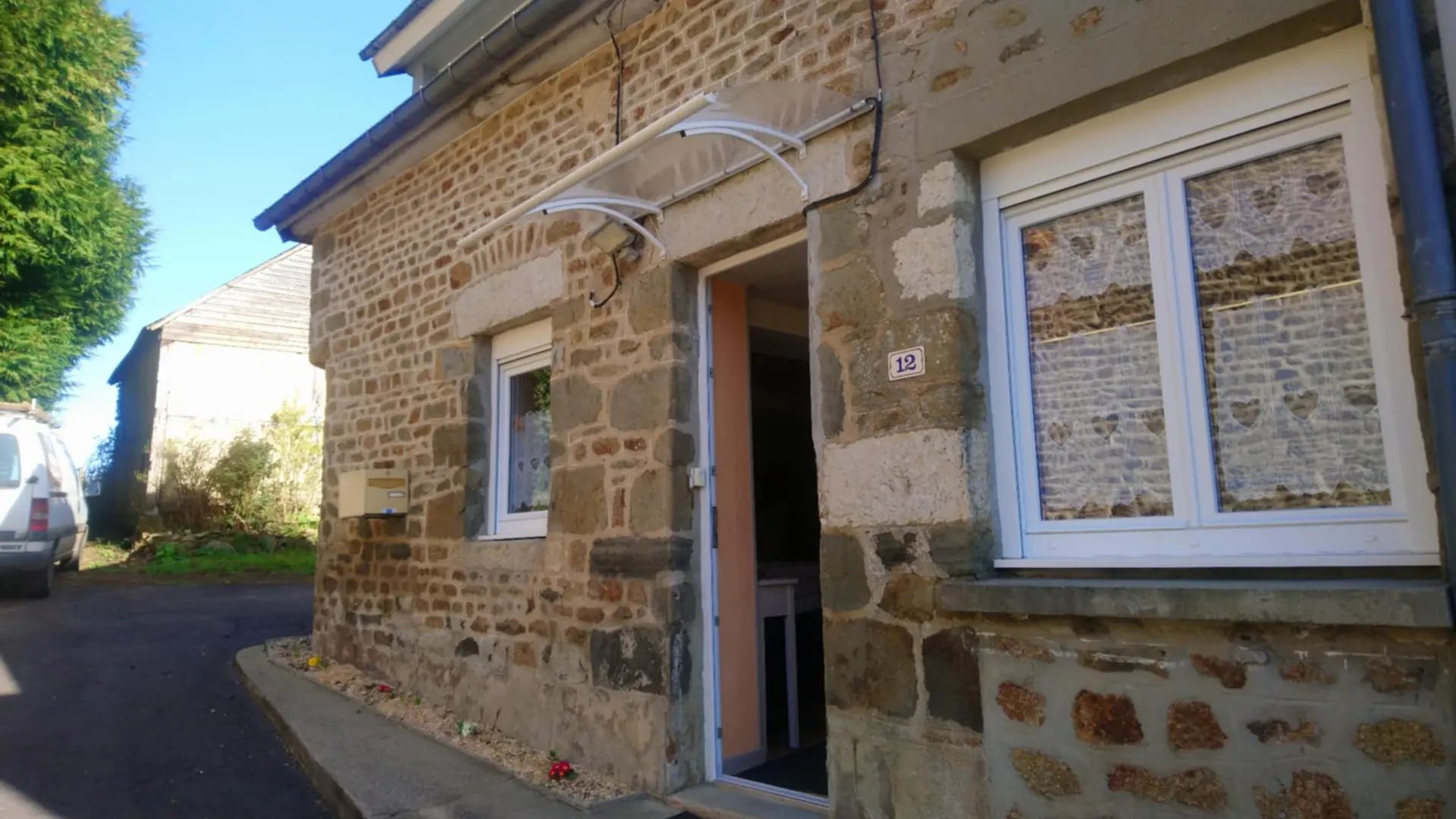 LES HORTENSIAS ROSES - STE MARIE DU BOIS