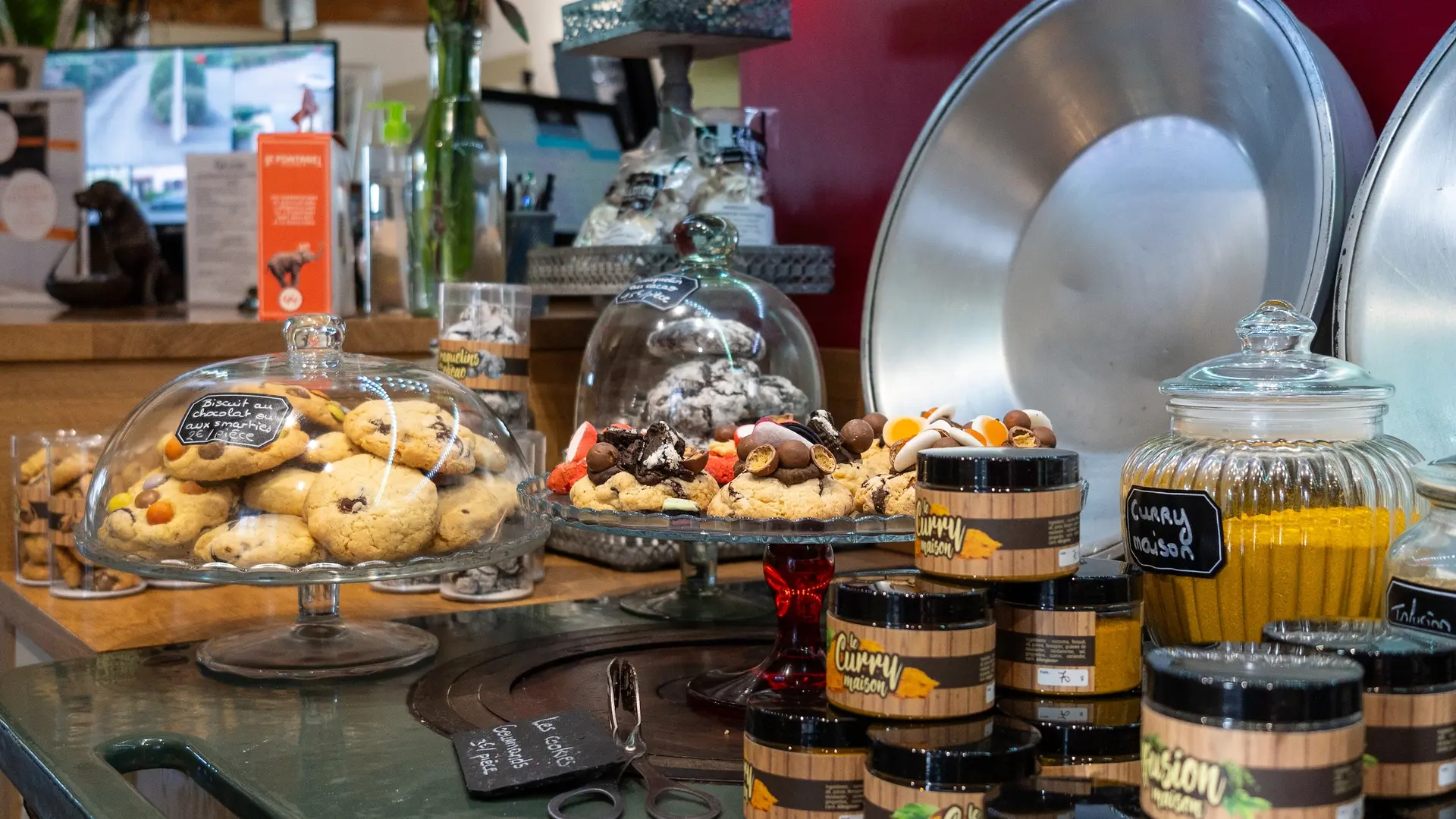 La boutique de prosuit maison et locaux