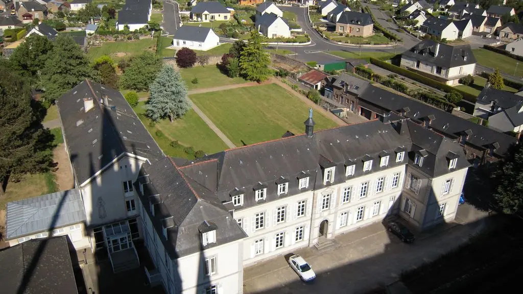 centre-d-accueil-pastoral-du-sanctuaire-pontmain-53-hcoll-1