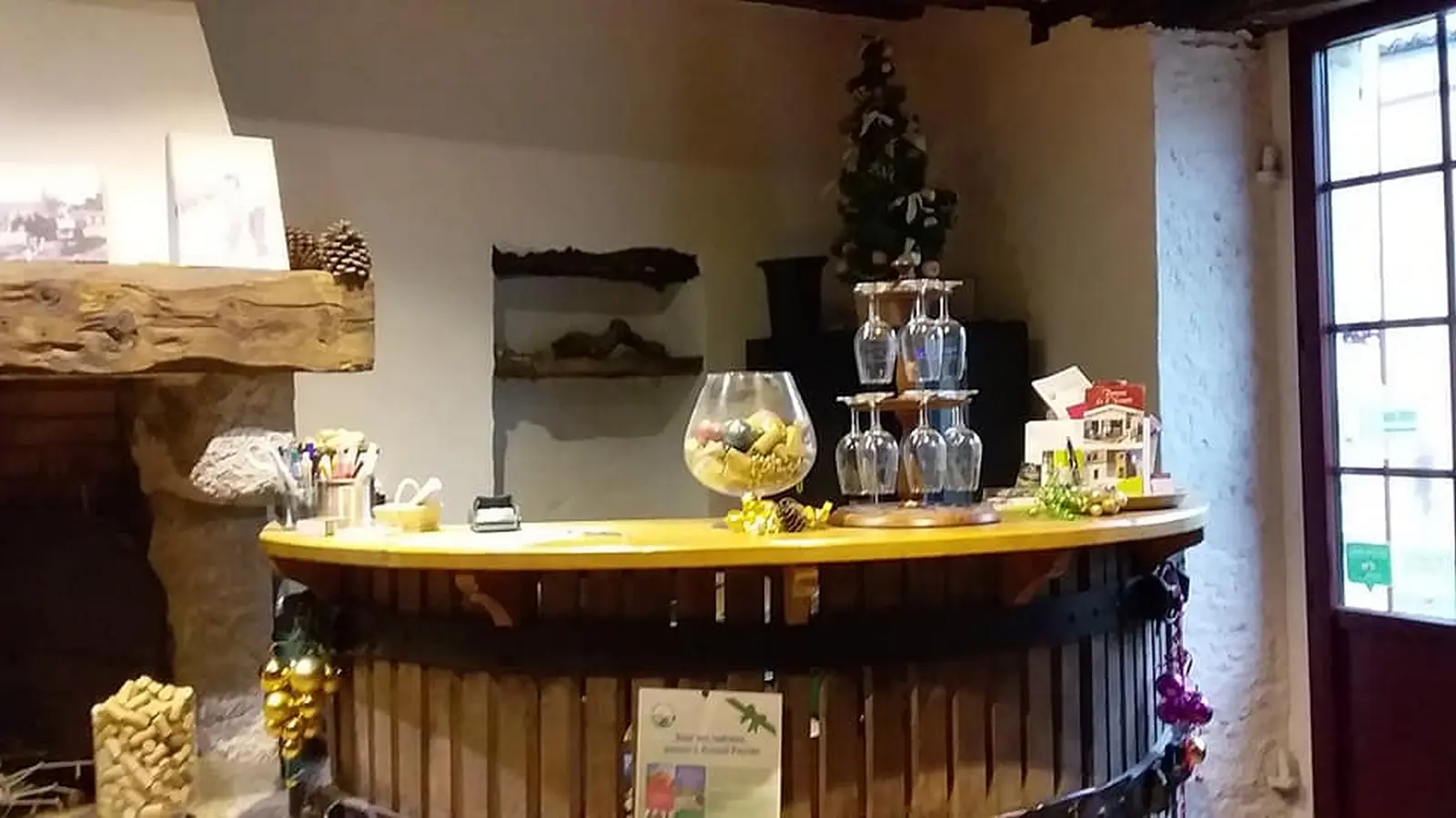 domaine trois versants chai