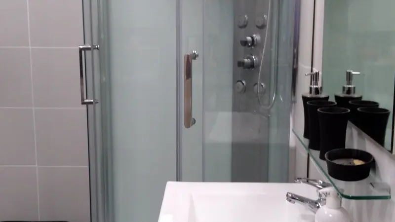 253646 - Douche hydromassage