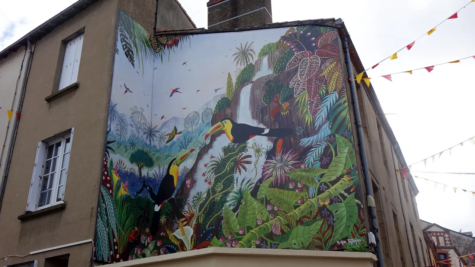 fresque-toucan-alain-thomas-clisson-levignobledenantes-tourisme