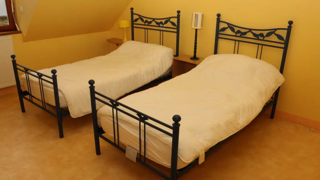 gite-du-grandmarche---chambre-jaune