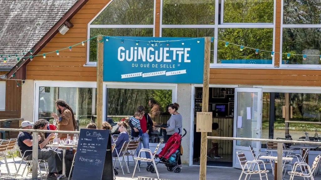 Guinguette du Gué de Selle à Mézangers en Mayenne