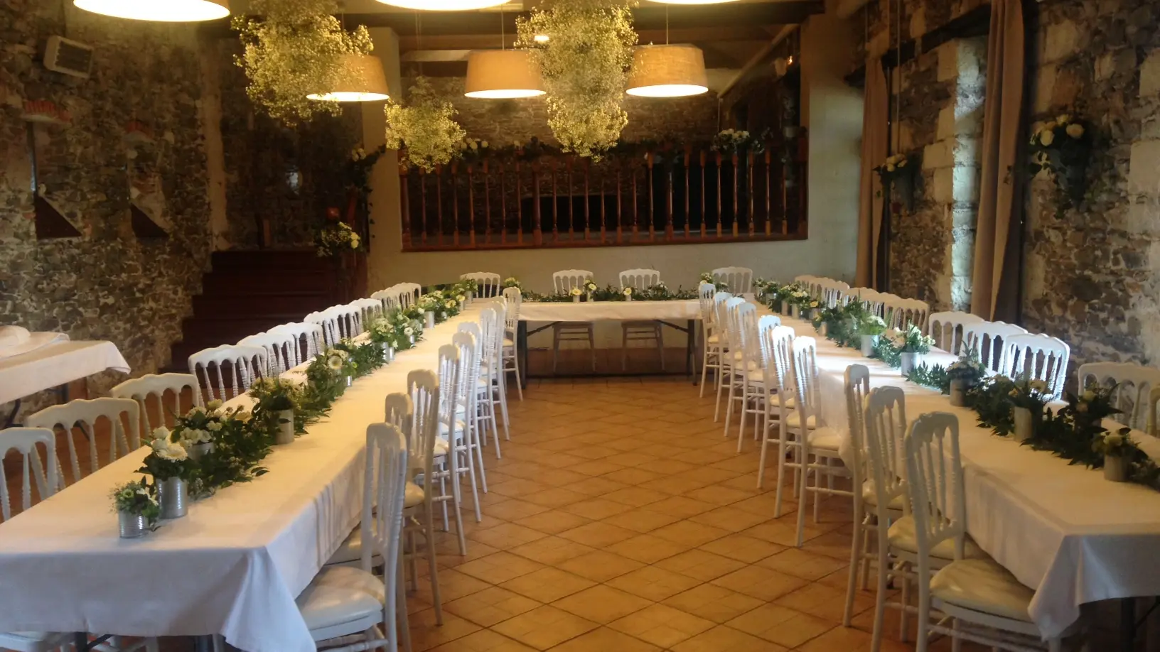 La cour des montys.. Version banquet