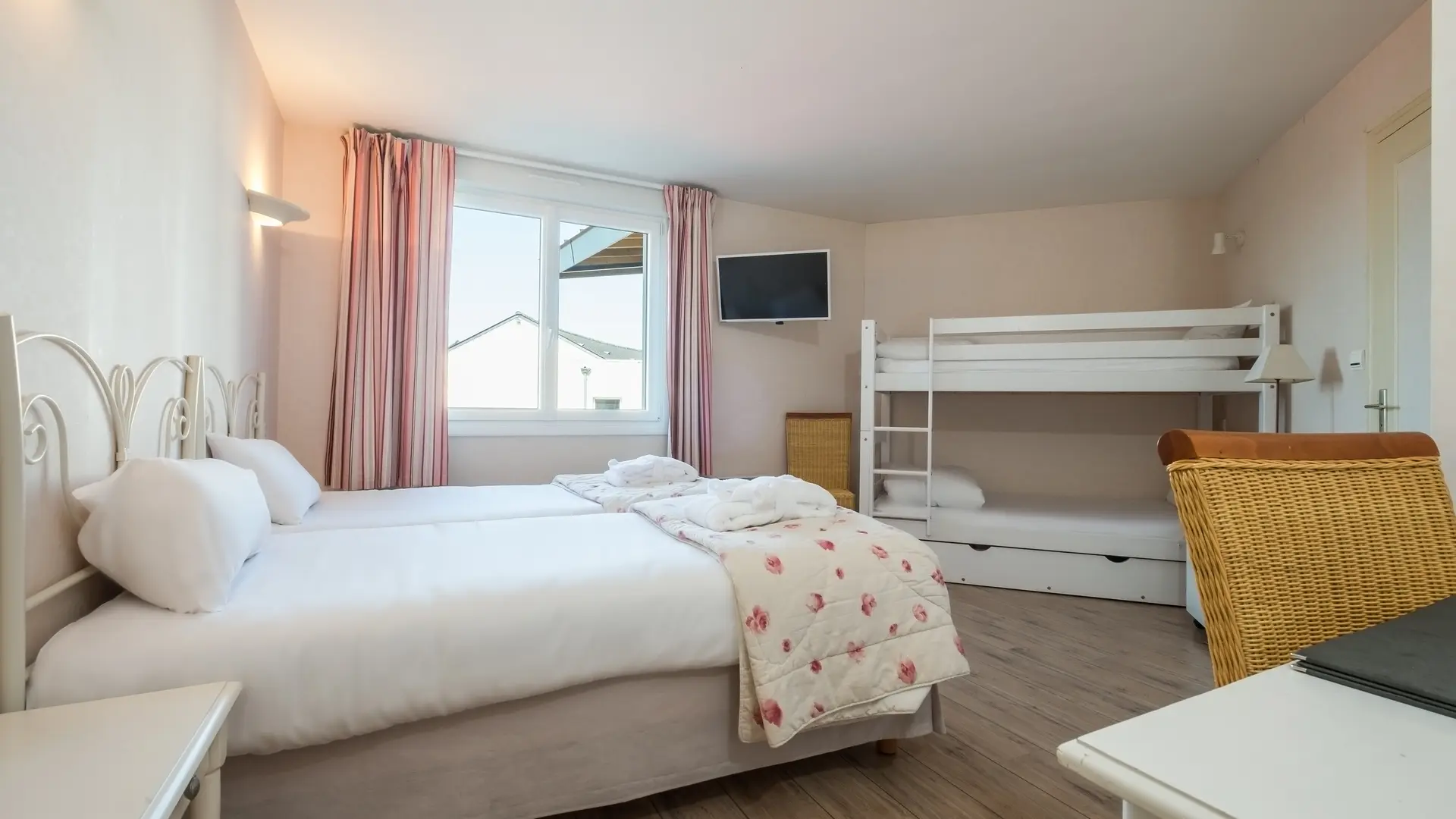 l'ermitage hotel & restaurant, hotel laval, restaurant laval, séminaire laval, hotel sable-sur-sarthe (33)