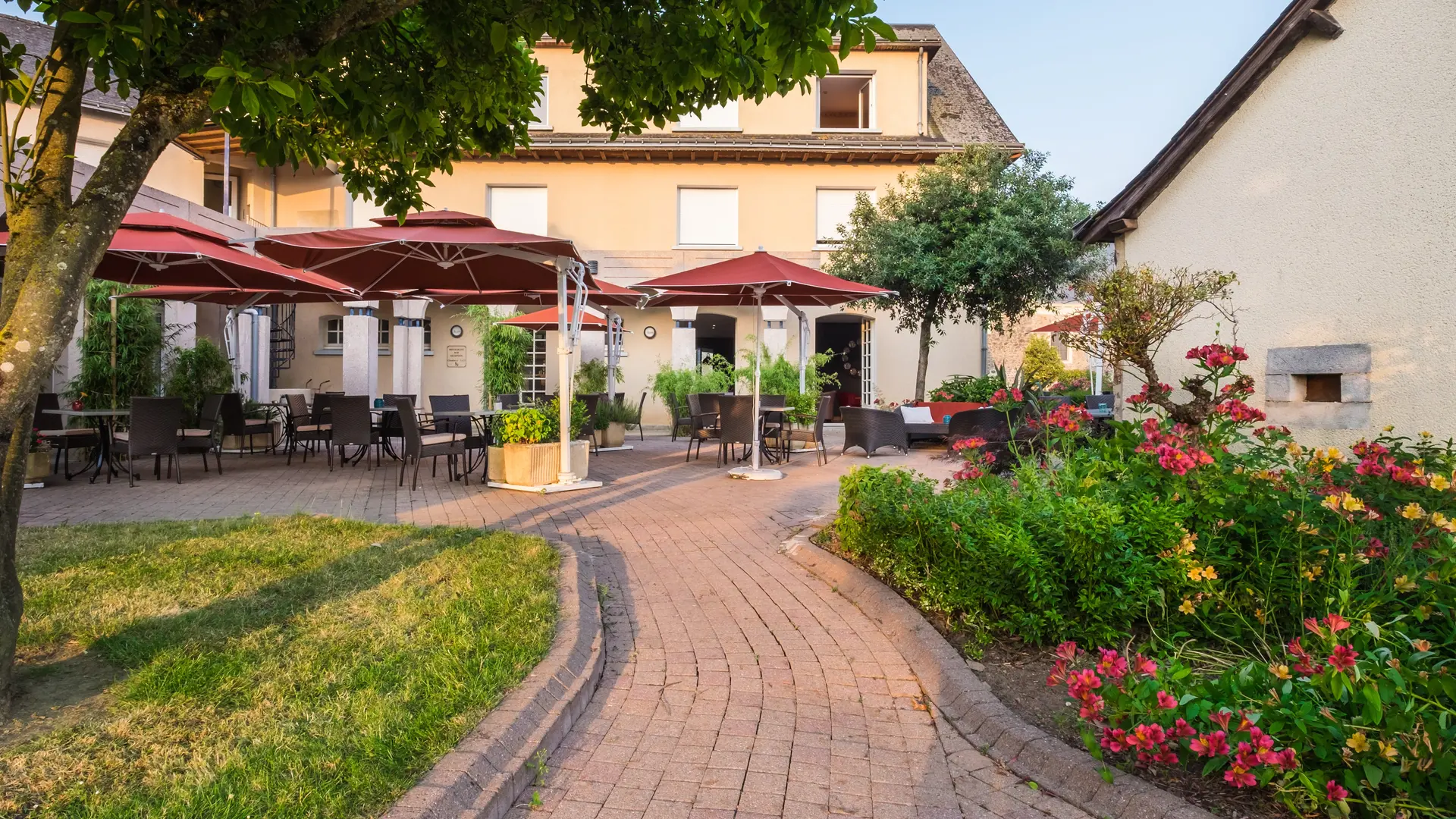 l'ermitage hotel & restaurant, hotel laval, restaurant laval, séminaire laval, hotel sable-sur-sarthe (59)