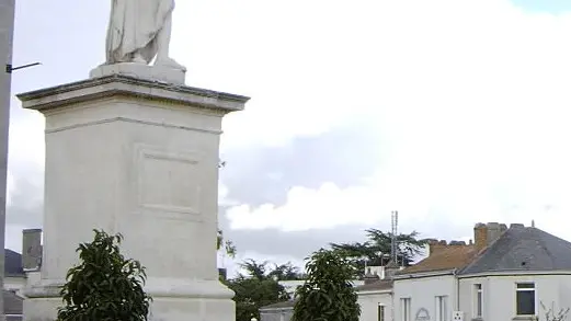 louis-XVI-le lorouxbottereau-levignoblenantes-tourisme