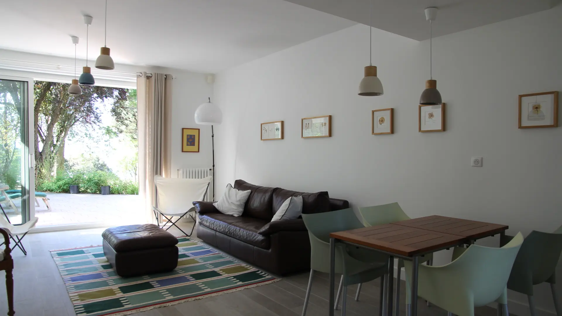 salon-ouvert-sur-terrasse