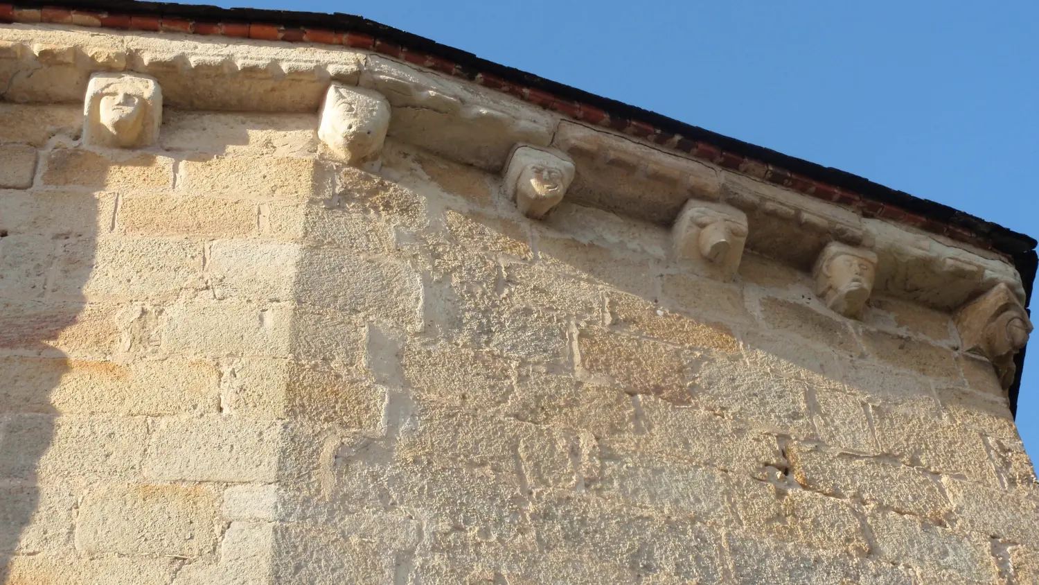 4 BILHAC - Du château au moulin (5)