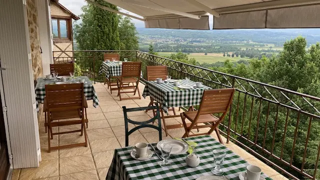 4 Rieuzal Breakfast terrace